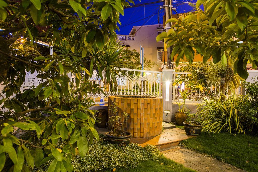 Old Well Homestay Хой Ан Екстериор снимка