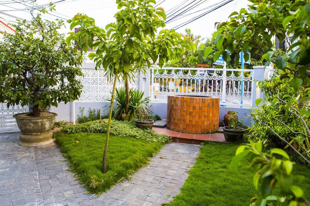 Old Well Homestay Хой Ан Екстериор снимка